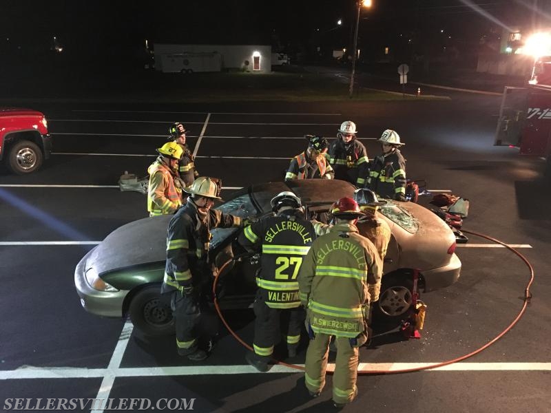 October 24, 2017 - Members train with hydraulic rescue tools.